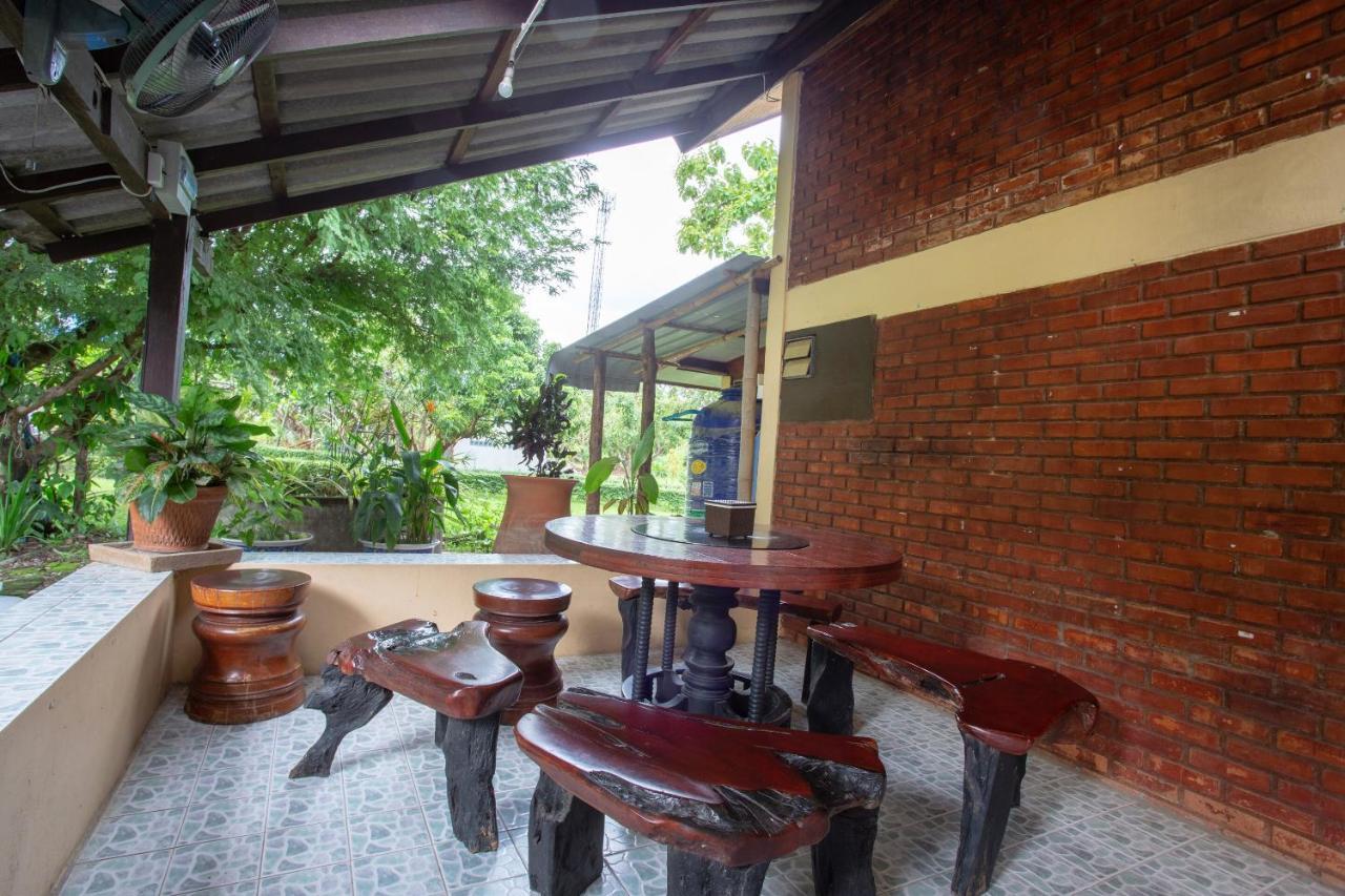 Oyo 909 Guiding Star Resort Chiang Mai Zewnętrze zdjęcie