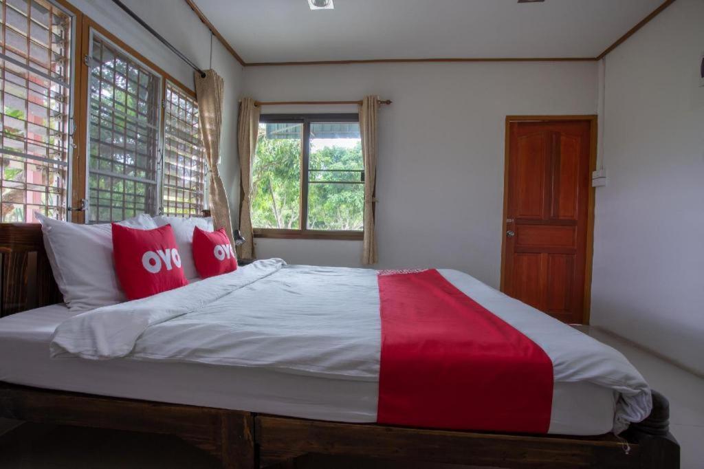 Oyo 909 Guiding Star Resort Chiang Mai Zewnętrze zdjęcie