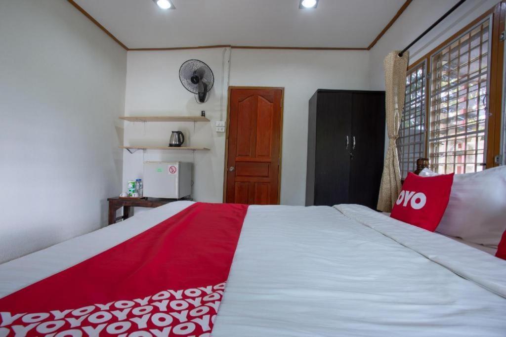 Oyo 909 Guiding Star Resort Chiang Mai Zewnętrze zdjęcie